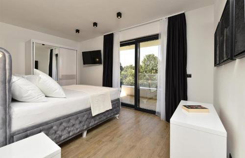 Spacious Villa With Pool and Garden in Stokovci - Foto 22