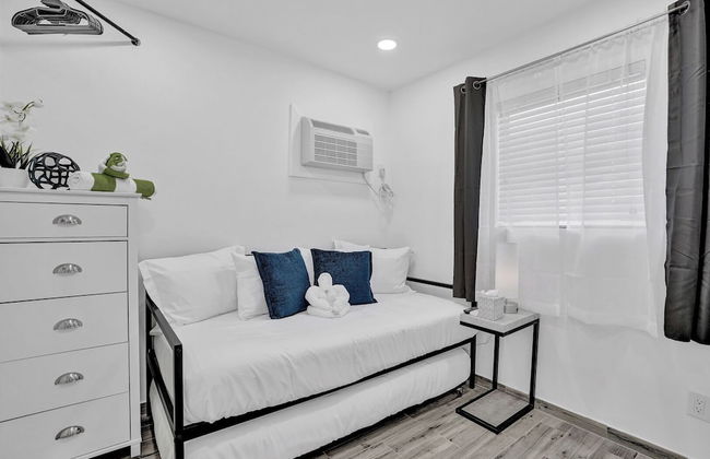 Newly Renovated #4 Close to the Beach w/ Parking - Foto 2