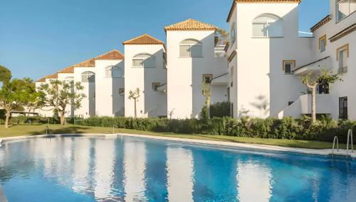 The Marbella Beach House - 4min Walk to the Sea - Photo 4, Garden