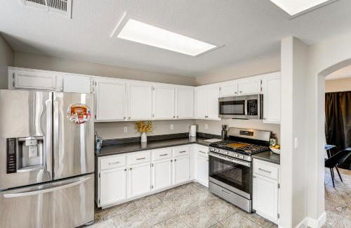 Las Vegas Home with Private Pool - Close to Casinos! - Foto 12