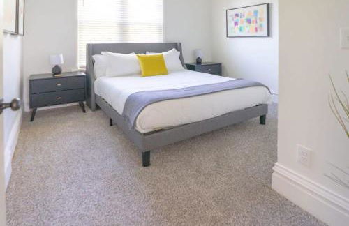 Spacious and Cozy St Louis Gem ABODEbucks - Photo 23