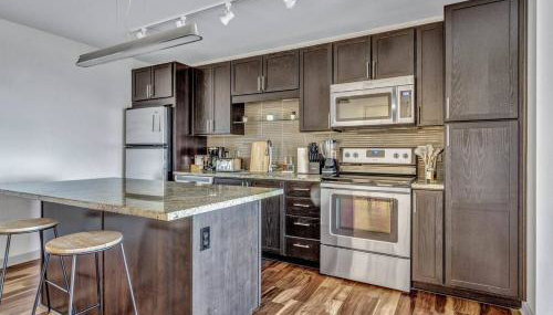 Luxury Apt W/Parking CityView|Pool| Gym|PoolTable - Foto 4, stove