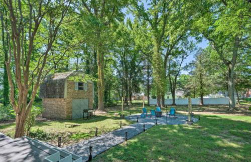 Coastal Edgewater Home with Private Hot Tub! - Foto 13