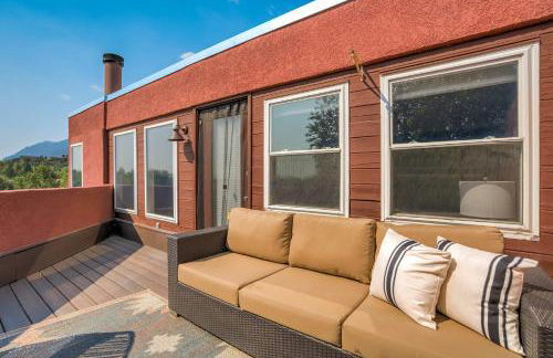 Sunstone Mesa Luxe Broadmoor Getaway w Hot Tub - Foto 49