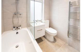 Hassle-Free & Handsome Brand-New 3-Bed Home - Foto 5