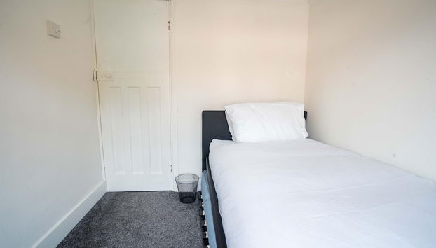 Spacious Home Ideal for Birmingham Commute - Foto 4, Habitación