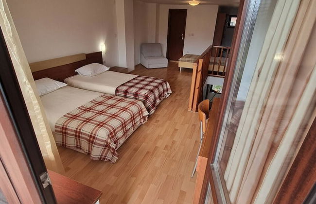 1 Bed Homey Two Floor Apartment - 200mbps Wi-fi! - Photo 6