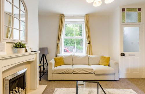 3 Bed in Whaley Bridge oc-h31967 - Photo 2