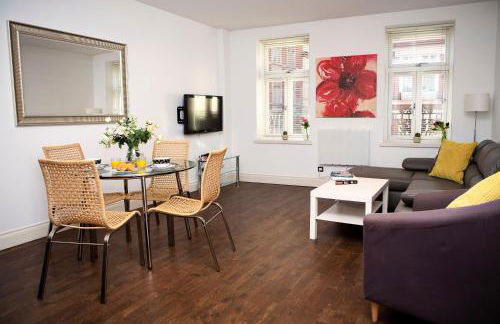 Apt 2, Trafalgar Square 2nd Floor by Indigo Flats - Photo 12