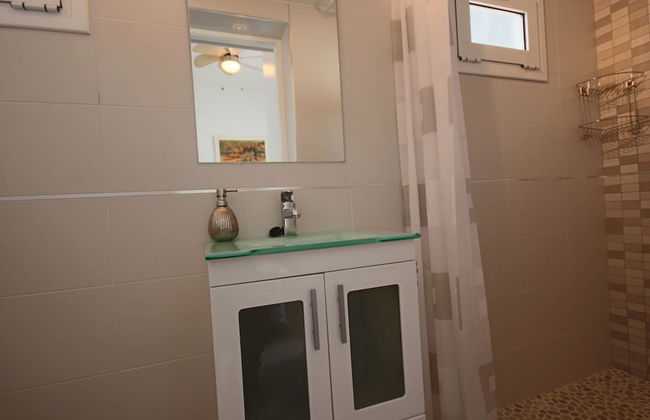 Private Family Retreat With Pool Short Walk to the Sea - Foto 23