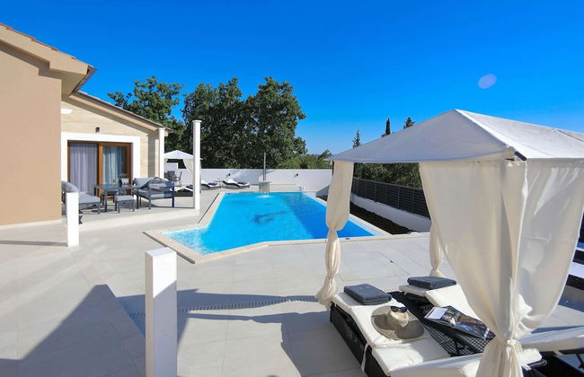 Villa in Starigrad With Heated Pool - Foto 25