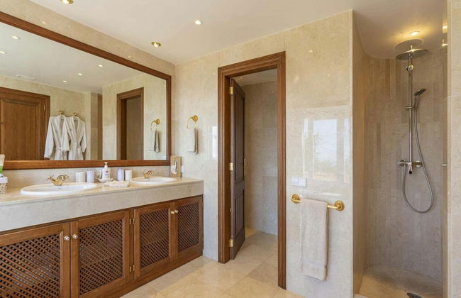 Lavish Villa With Saltwater Pool - Foto 19