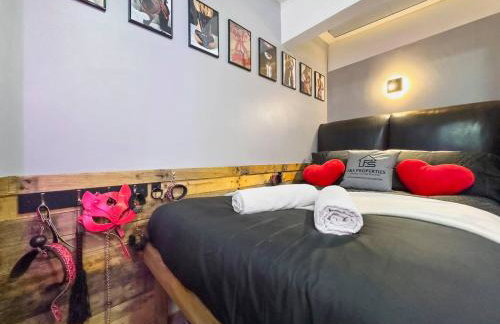 Kinky Kabin w Hot Tub, Sauna and Rooftop Garden - Foto 5