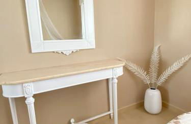 Lovely 1 bedroom apartment with sea views and pool - Photo 37