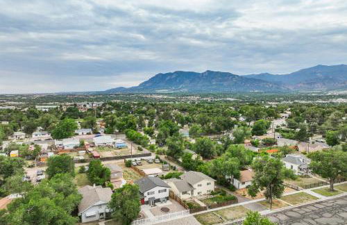 Panoramic Valley Downtown Basement Suite - Foto 16