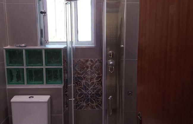 Agios Georgios - 2 Beds - Sleeps 5 - Free Parking - Foto 20