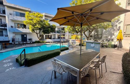 Hollywood Studio with Pool, Parking, Gym & Sign View - Foto 54