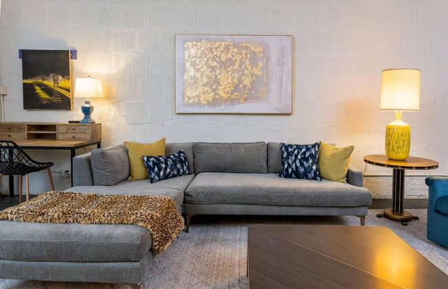 Elegant Edgy Loft on Historic Alley Parking - Foto 9