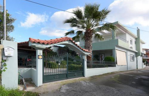 Elli Garden View - Spacious Fully Equipped Apartment - Photo 28