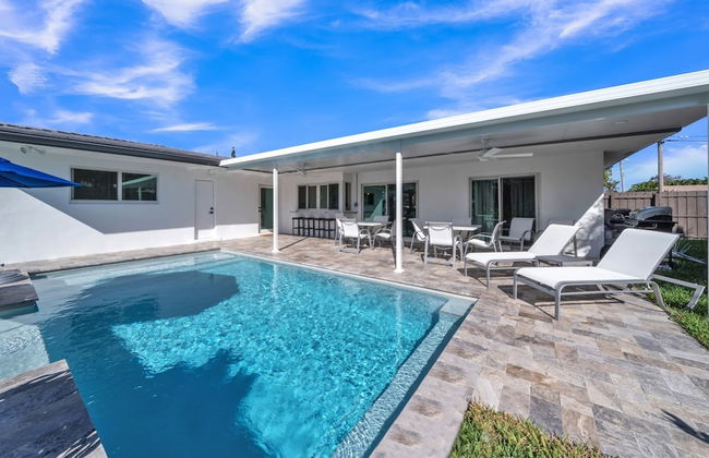 Luxury Waterfront Home Minutes from the Beach by RedAwning - Photo 25