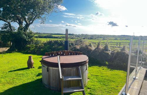 Plumstone view hot tub lodge in Pembrokeshire - Photo 12