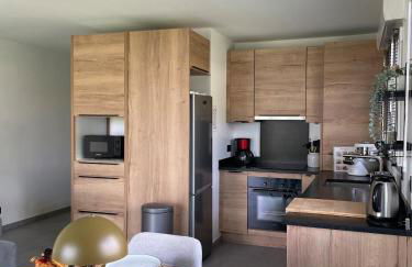 T2 cosy avec terrasse et jardin à Belley - Foto 8