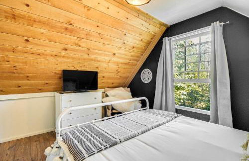 Hike, Ski and Fish Charming Cabin in Twain Harte! - Photo 20