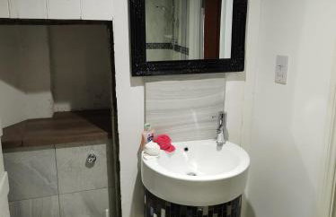 Milton House - Photo 10