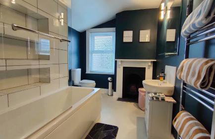 Comfortable Home Away From Home - Photo 1