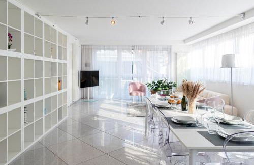 Artist House - Photo 5