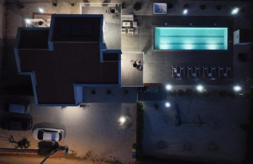 Casa BELLADONNA with Heated pool and Kids Playground - Photo 45