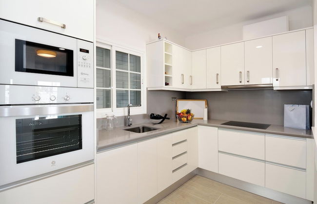 3bed Villa- Pool, Outdoor Dining Terrace, Sea View - Photo 9