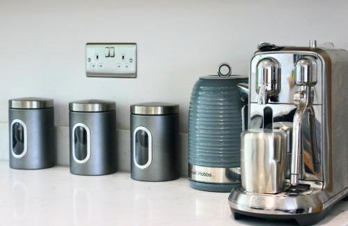 NEW! Stunning & Huge 5BR with Parking & Garden - Perfect for Families & Groups! Excellent Location - Foto 25