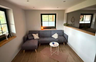 Blockbohlen HolzHaus mit Sauna, Outdoor Jacuzzi und BadeTeich - Foto 29