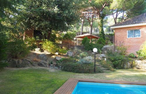 apartamento aislado jardín y piscina - Foto 26