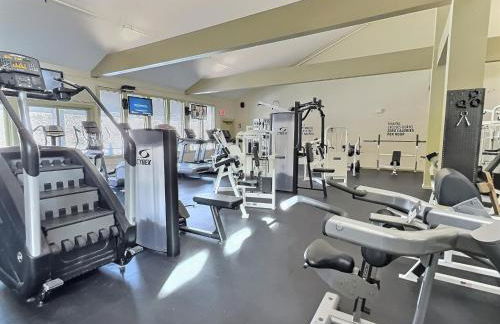 CubsCorner - Pool, Sauna, Gym, Close to Mountain! - Foto 19