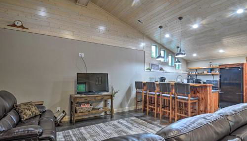 Modern Arcadia Farmhouse on 80 Acres with Fire Pit! - Foto 4