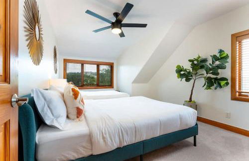 Luxurious Lake Park House: Sleeps 25, Pool, Hot-tub, Firepit and Game Room! - Foto 60