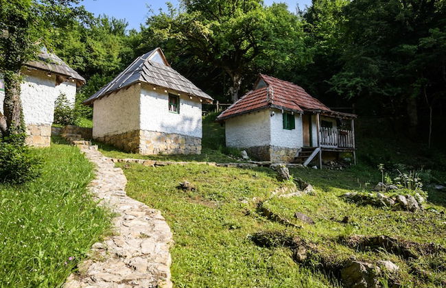 Camp Divlja Rijeka - Foto 1