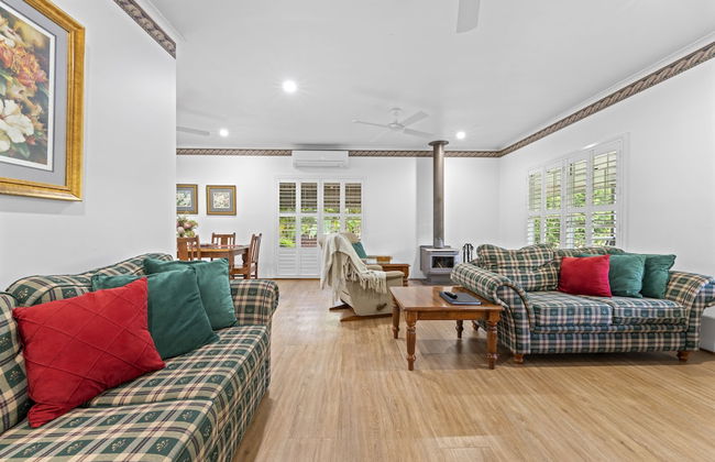 Birds 'n' Bloom Cottages - Photo 37