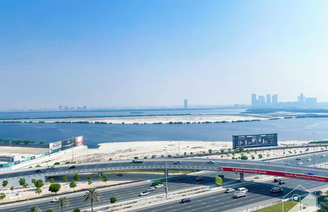 Cozy 1BR With Balcony & Views in Azizi Fawad - Photo 26