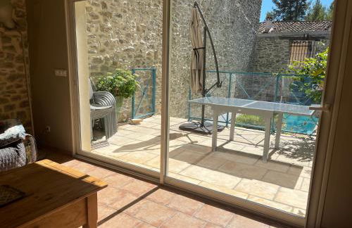 Chez Elia, pour les amoureux des vieilles pierres - Foto 18