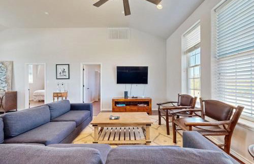 4-Bedroom Spacious Home with Guest House & Pool, Located on 9 Acres of Land - Foto 8