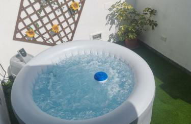CHALET CON JACUZZI CLIMATIZADO, BARBACOA Y CERCA DE LA PLAYA - Foto 1