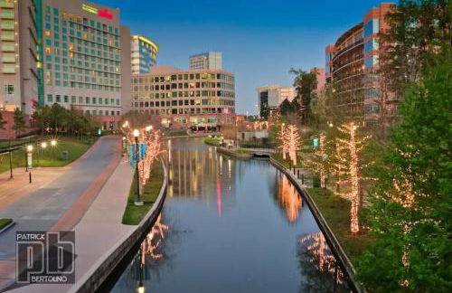 Apt 2 Bedrooms 2 Full Baths FREE Parking & FREE Laundry in Unit - Foto 40