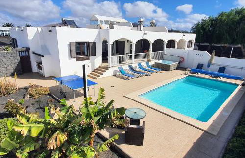 Villa Alberto Private Heated Pool, Jacuzzi, Sea Views - Foto 2