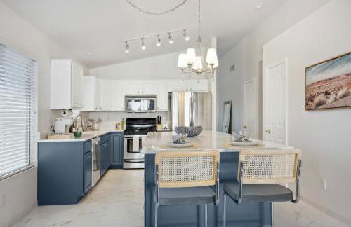 Chic Desert Retreat - Lush Spa Pool - Mini Golf - Foto 29