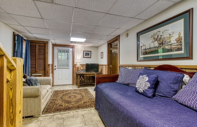 Er44 - Rising Eagle - Great Location! Close To Town! 2 Bedroom Cabin by RedAwning - Foto 9