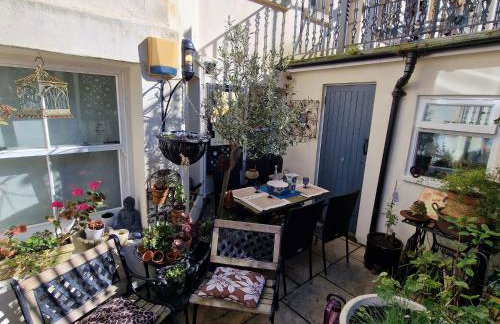 Unique seafront 2 bedroom 2 bathroom apartment - Foto 18