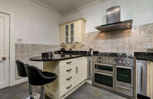 Stirling Edwardian House - Fireplace,Garden,Parking - Foto 3